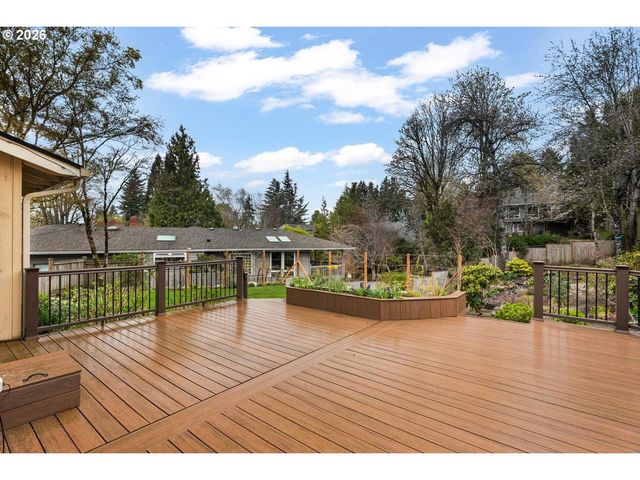 795 Nw 87TH Ter, Portland, OR 97229