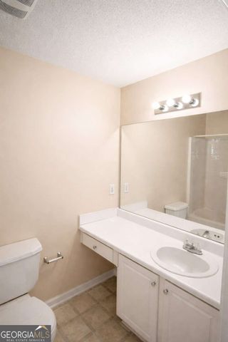 1402 Bayrose Circle 2B, East Point, GA 30344