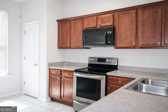 1402 Bayrose Circle 2B, East Point, GA 30344