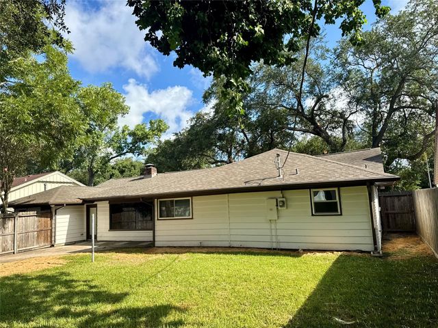 1211 Shorewood Drive, Seabrook, TX 77586
