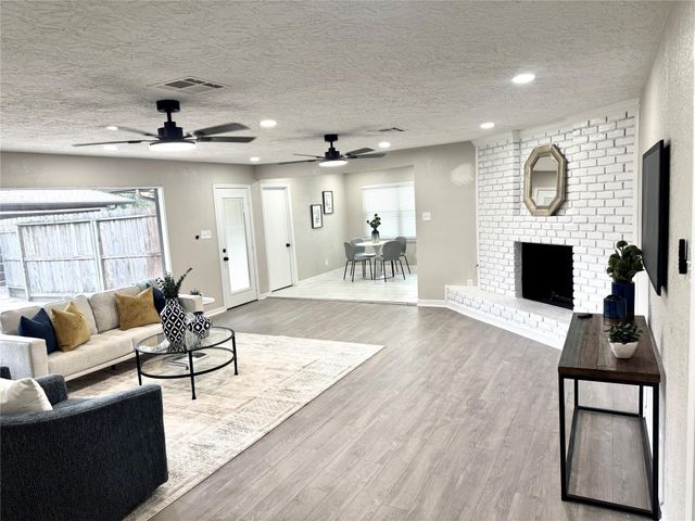 1211 Shorewood Drive, Seabrook, TX 77586