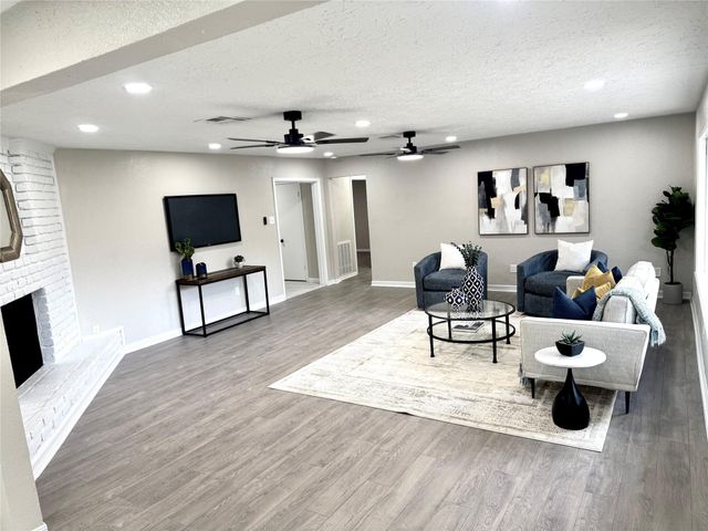 1211 Shorewood Drive, Seabrook, TX 77586