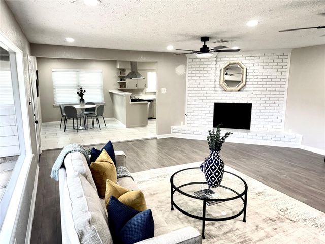 1211 Shorewood Drive, Seabrook, TX 77586