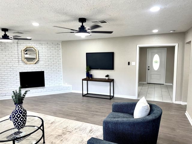 1211 Shorewood Drive, Seabrook, TX 77586