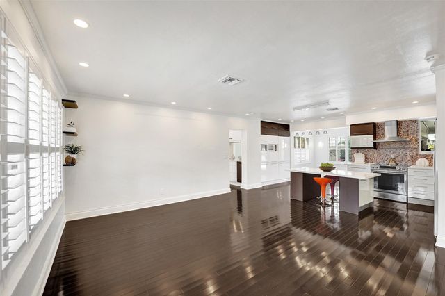 1701 NE 40th Street, Oakland Park, FL 33334