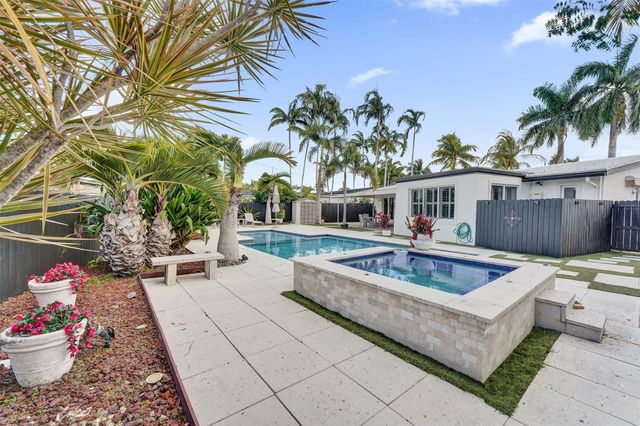 1701 NE 40th Street, Oakland Park, FL 33334