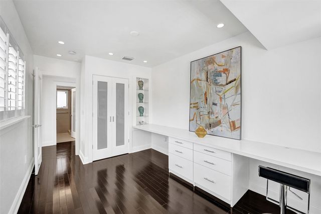 1701 NE 40th Street, Oakland Park, FL 33334