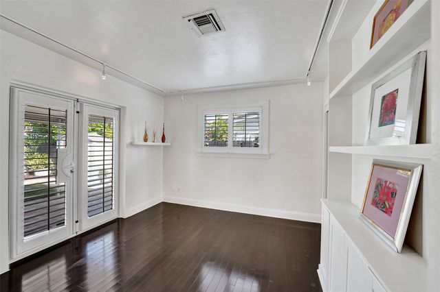 1701 NE 40th Street, Oakland Park, FL 33334