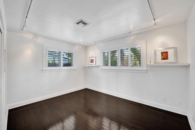 1701 NE 40th Street, Oakland Park, FL 33334