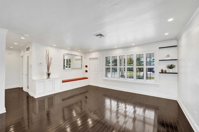 1701 NE 40th Street, Oakland Park, FL 33334