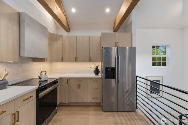 8216 Interlake Avenue N, Seattle, WA 98103