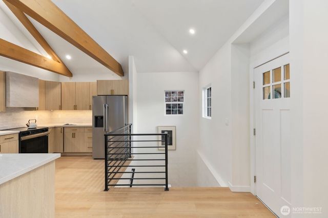 8216 Interlake Avenue N, Seattle, WA 98103