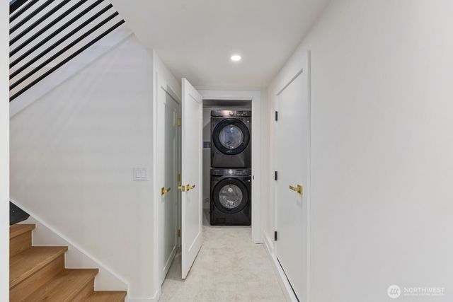 8216 Interlake Avenue N, Seattle, WA 98103