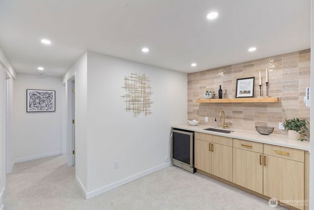 8216 Interlake Avenue N, Seattle, WA 98103