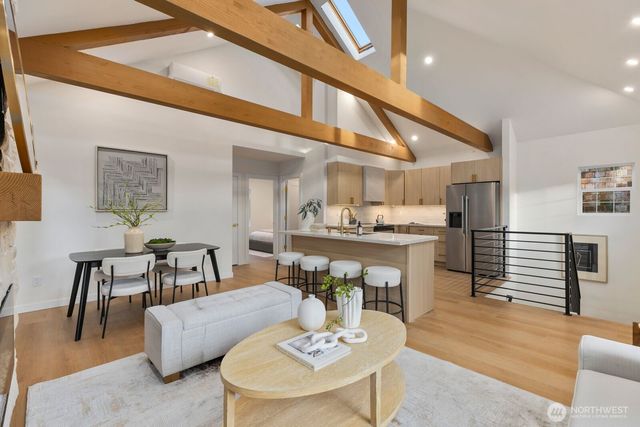 8216 Interlake Avenue N, Seattle, WA 98103