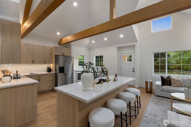 8216 Interlake Avenue N, Seattle, WA 98103