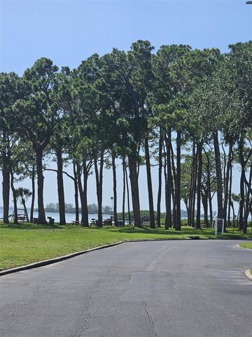 2700 BAYSHORE BOULEVARD 2B, Dunedin, FL 34698