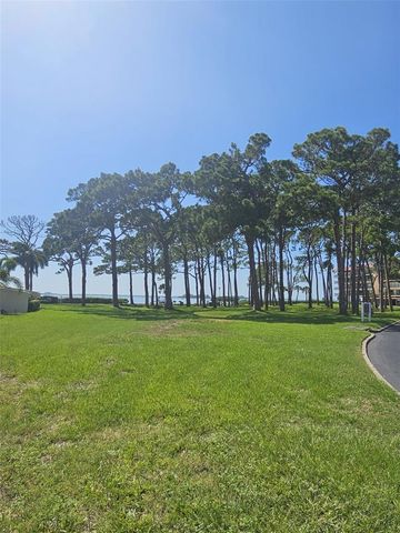 2700 BAYSHORE BOULEVARD 2B, Dunedin, FL 34698