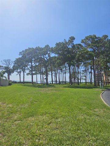 2700 BAYSHORE BOULEVARD 2B, Dunedin, FL 34698