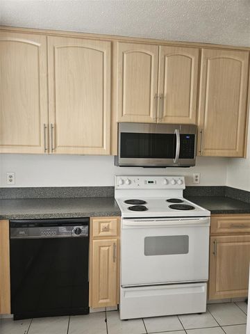 2700 BAYSHORE BOULEVARD 2B, Dunedin, FL 34698