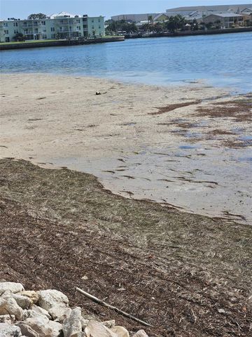 2700 BAYSHORE BOULEVARD 2B, Dunedin, FL 34698