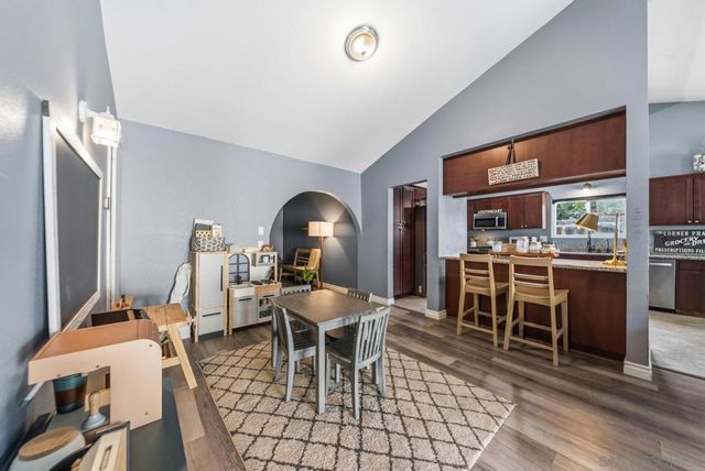 1104 Hoover St, Escondido, CA 92027