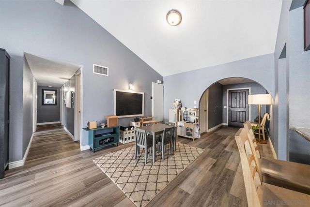 1104 Hoover St, Escondido, CA 92027