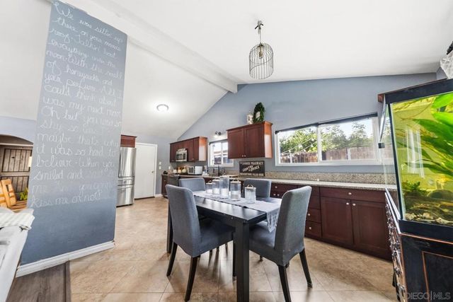 1104 Hoover St, Escondido, CA 92027