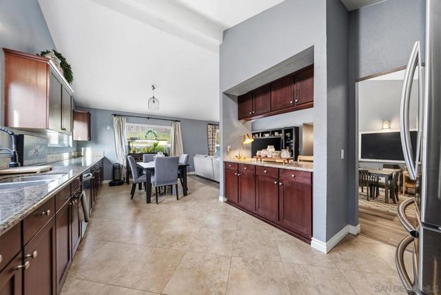 1104 Hoover St, Escondido, CA 92027