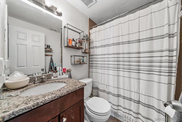 1104 Hoover St, Escondido, CA 92027