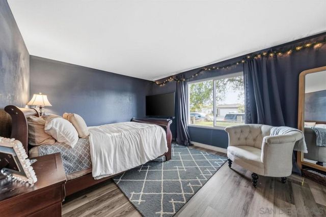 1104 Hoover St, Escondido, CA 92027