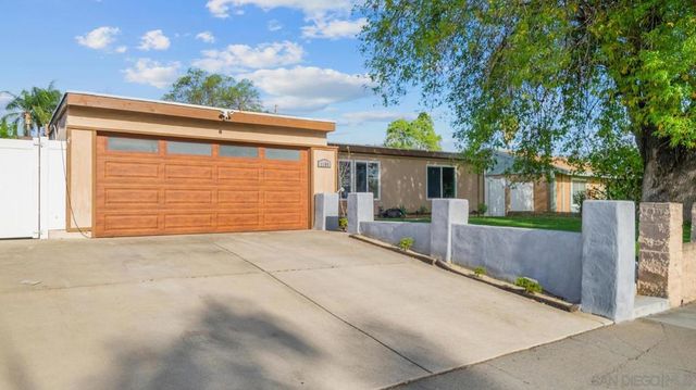 1104 Hoover St, Escondido, CA 92027