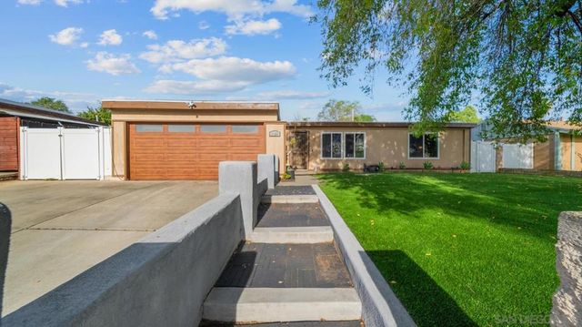 1104 Hoover St, Escondido, CA 92027