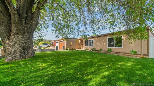 1104 Hoover St, Escondido, CA 92027