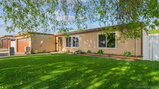 1104 Hoover St, Escondido, CA 92027