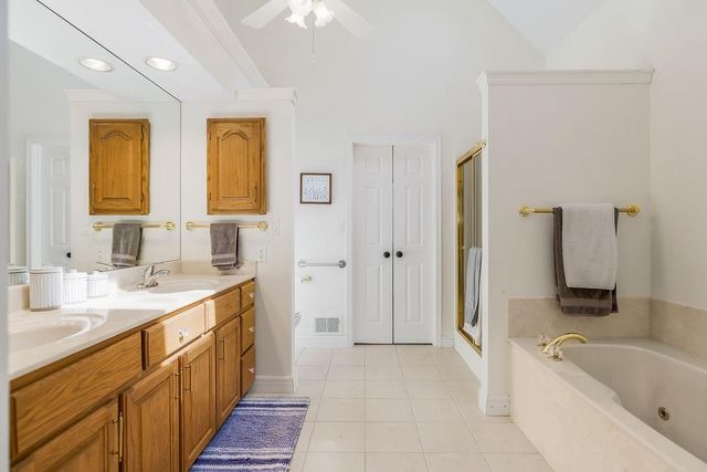 4852 Black Swan Drive, Shawnee, KS 66216