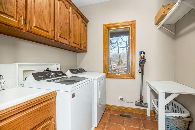 4852 Black Swan Drive, Shawnee, KS 66216