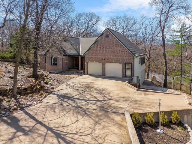 4852 Black Swan Drive, Shawnee, KS 66216
