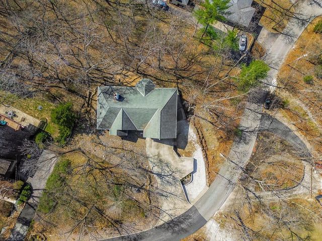 4852 Black Swan Drive, Shawnee, KS 66216