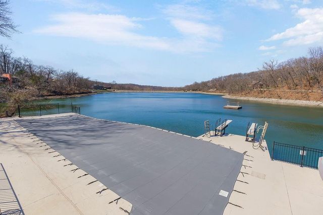 4852 Black Swan Drive, Shawnee, KS 66216