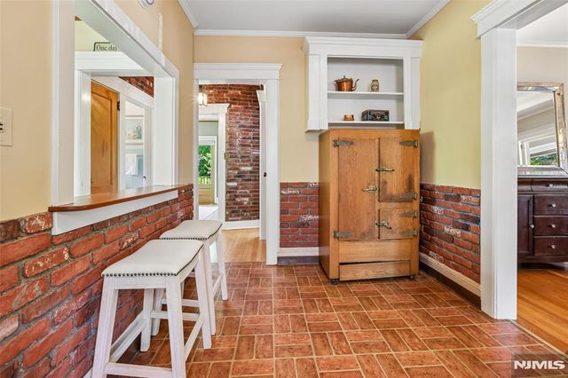 29 Fairlawn Street, Ho-ho-kus, NJ 07423