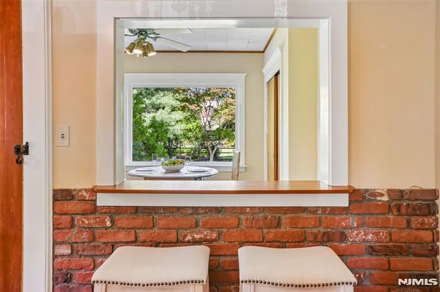 29 Fairlawn Street, Ho-ho-kus, NJ 07423