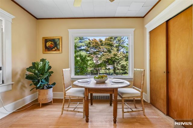 29 Fairlawn Street, Ho-ho-kus, NJ 07423