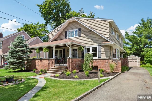 29 Fairlawn Street, Ho-ho-kus, NJ 07423