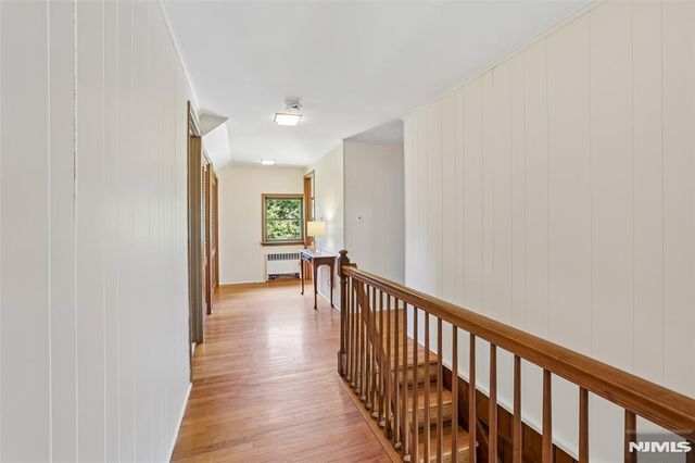 29 Fairlawn Street, Ho-ho-kus, NJ 07423