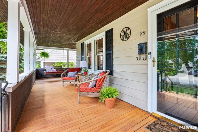 29 Fairlawn Street, Ho-ho-kus, NJ 07423