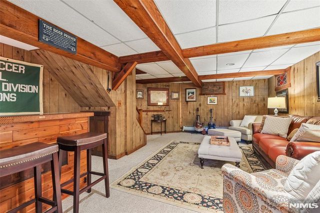 29 Fairlawn Street, Ho-ho-kus, NJ 07423