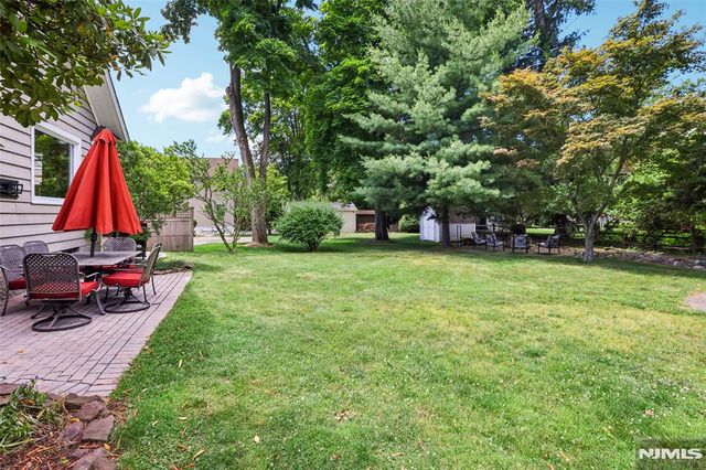 29 Fairlawn Street, Ho-ho-kus, NJ 07423