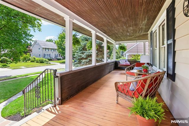 29 Fairlawn Street, Ho-ho-kus, NJ 07423