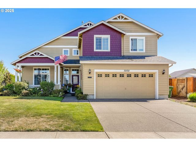 3202 OXFORD St, Woodburn, OR 97071